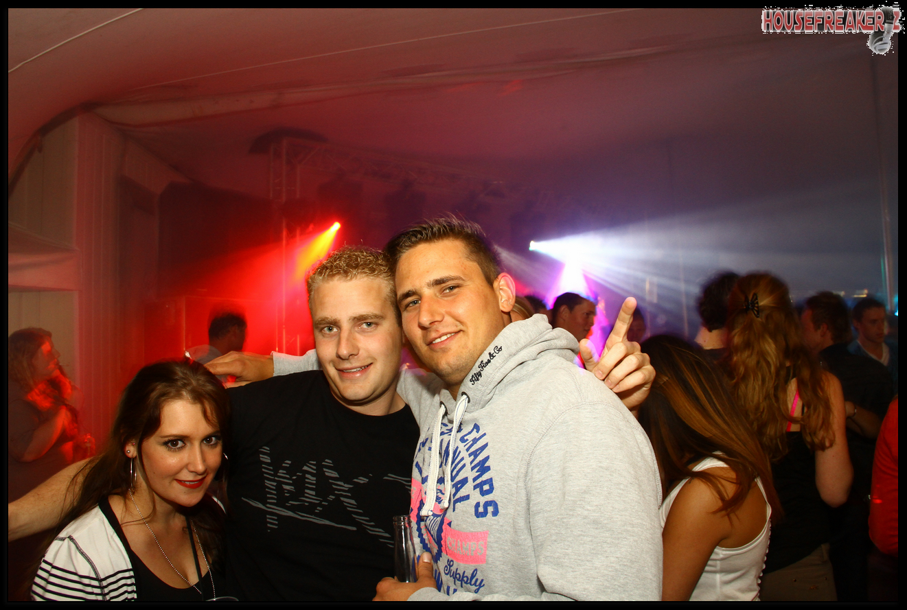 1321x889 pixels (1.242K)